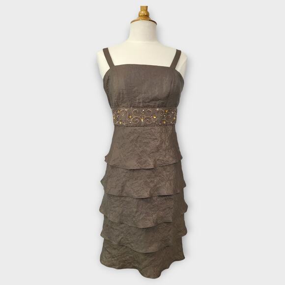 R&M Collection Dress Womens Size 10P Taupe Bronze Tiered Empire Waist Short - Picture 1 of 13